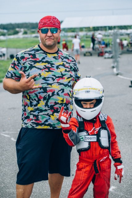 Егор Крутоголов с сыном Левой