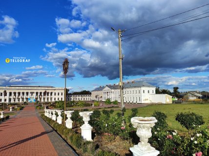 Палац Потоцьких у Тульчині фото
