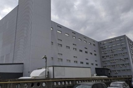 Логистический центр компании, уничтоженный ракетным ударом РФ 25.10.2025