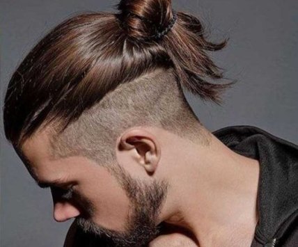 Трендовые мужские стрижки 2023 года - фото