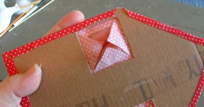 DIY: как сделать игрушечный дом из картона своими руками - изображение №7