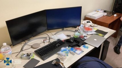 СБУ разоблачила ботоферму с кураторами из России