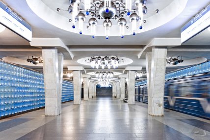 Вестибюль станції "Академіка Барабашова"