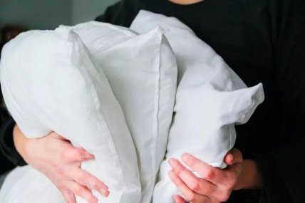 Подушки снова будут чистыми и свежими.