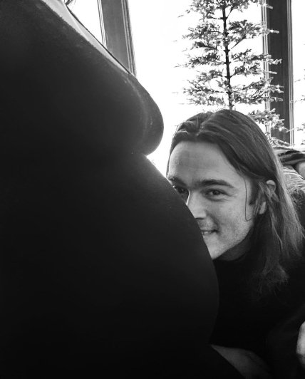 Румер Гленн Уиллис и Дерек Ричард Томас