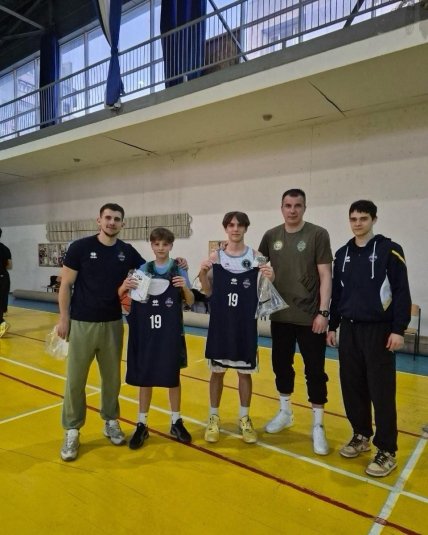 зустріч із юними баскетболістами