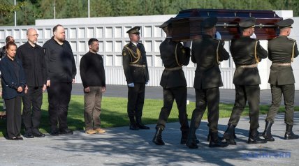 Перша церемонія поховання на НВМК