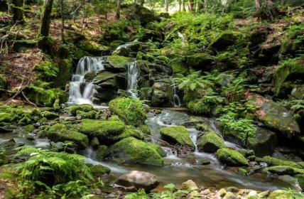 Водопад находится в труднодоступном месте