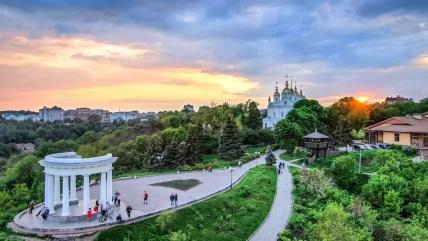 Біла альтанка у Полтаві