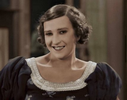 Стрелкова в фильме "Веселые ребята"