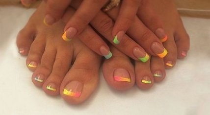 Тренды педикюра 2023 - фото