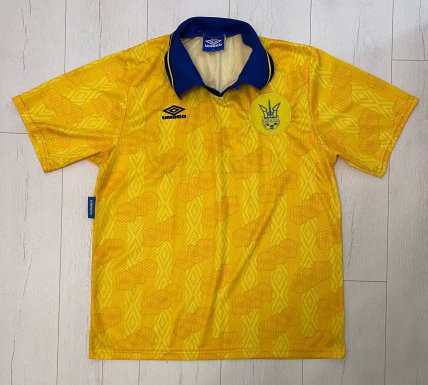 Футболка збірної України на аукціоні