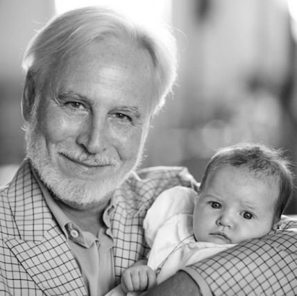 Крестным отцом дочери Милы Йовович стал ее бывший бойфренд