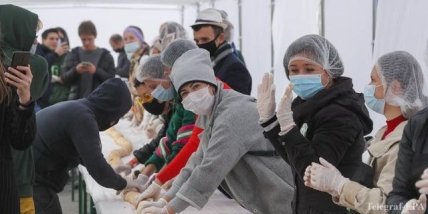 люди в масках