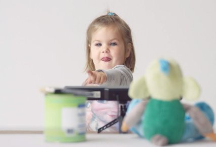 Дети выбрали бытовую химию, а не игрушку