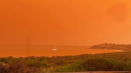 Небо над Австралією стало червоним