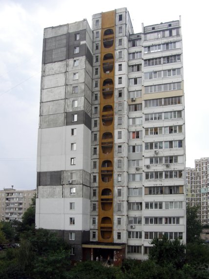 Панельный дом серии Т в Киеве на Приречной улице