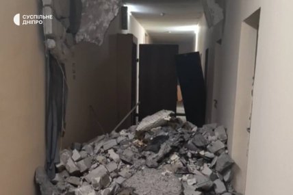 Пошкоджена будівля редакції Суспільного та Українського радіо у Дніпрі