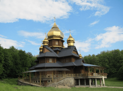 Церква Успіння Божої Матері у селі Погоня