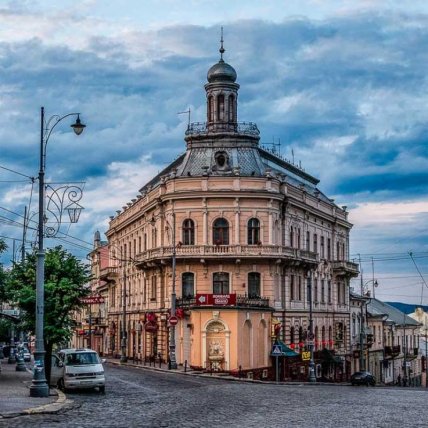 Дом-корабль в Черновцах