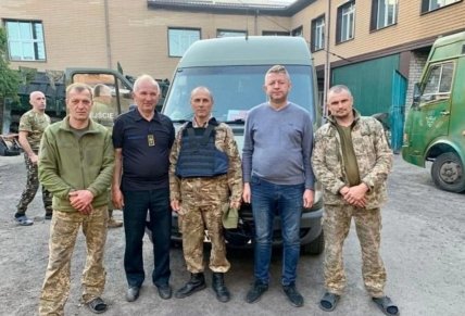 Пастор Бричка з військовими