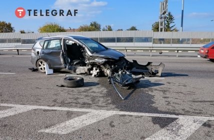 Пассажирку SEAT пришлось вырезать спасателям