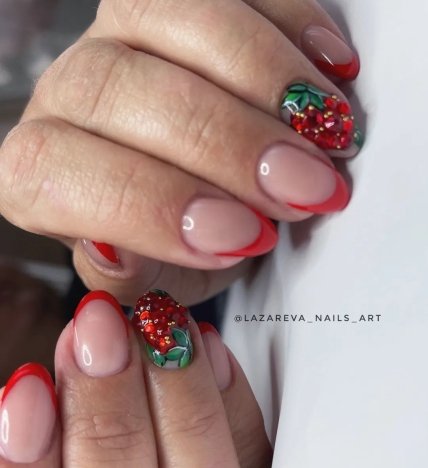 маникюр клубника