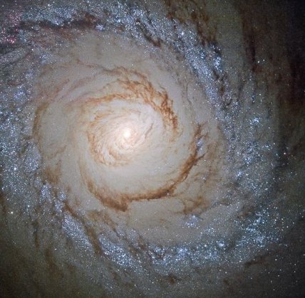 NASA показало завораживающее фото галактики Messier 94