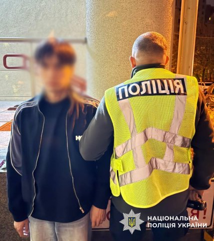 Парень избил девушку, потому что она не была похожа на свое фото на сайте знакомств