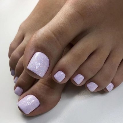 Тренди педикюру 2023 – однотон