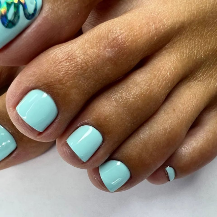 Тренды педикюра 2023 - фото