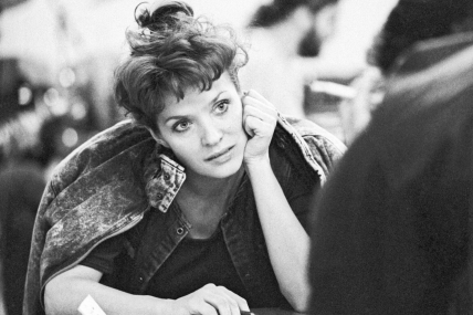 Лайма Вайкуле у молодості