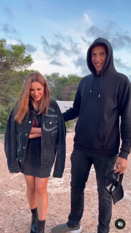 ані лорак з тренером з йоги