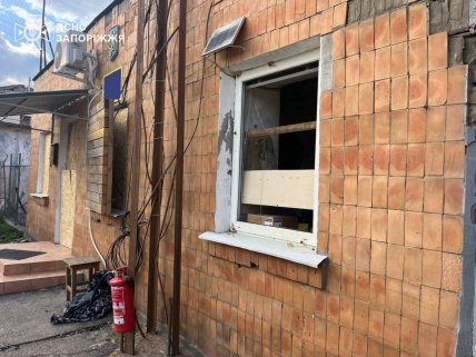 Последствия удара по пожарной части в Запорожье