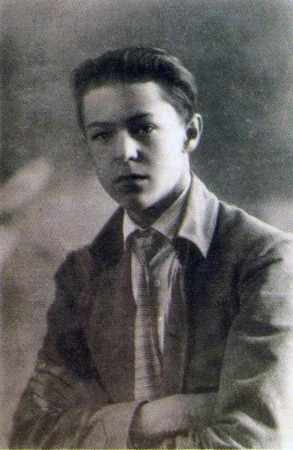 Молодой Валерьян Пидмогильный в годы учебы