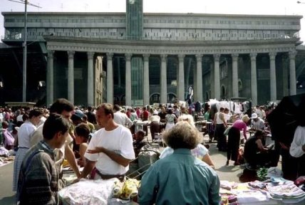 Киев в 90-е - рынок Патент возле НСК Олимпиский