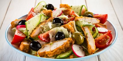 Бюджетний, з доступних інгредієнтів, без яєць та майонезу