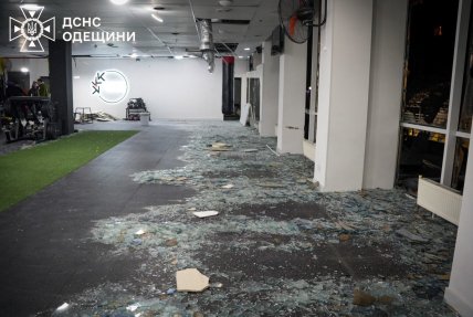 В Одесі під час атаки шахедами пошкоджено фітнесклуб