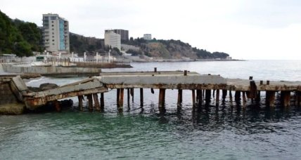 В Крыму туристы неприятно удивлены разбитыми и закрытыми пристанями 