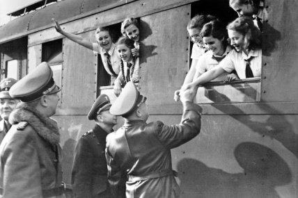 Прошання з солдатами під час Другої світової