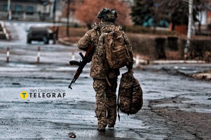 Military man in Pokrovsk, Ukraine. Photo by Yan Dobronosov, Telegraf