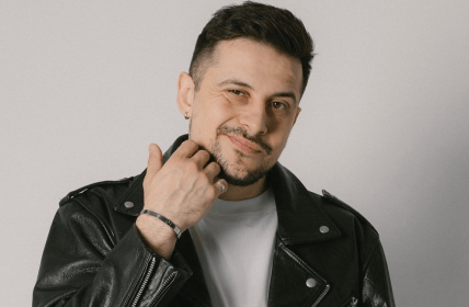 Хас, Караоке на майдані