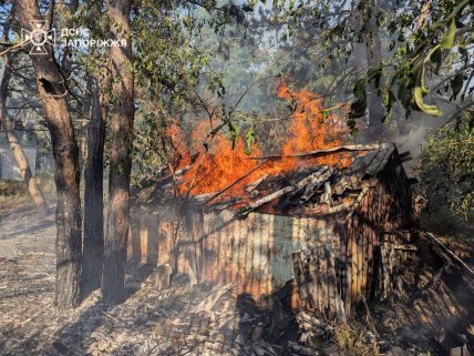 Пожежа через атаку РФ на Запоріжжі