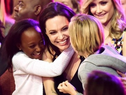 Анджелина Джоли может потерять ребенка