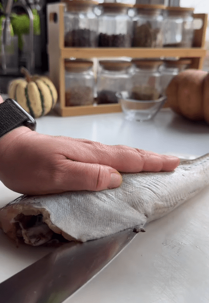 Как сделать филе из минтая — пошаговая инструкция по фото