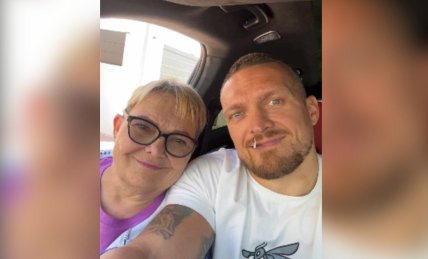 Олександр Усик із мамою