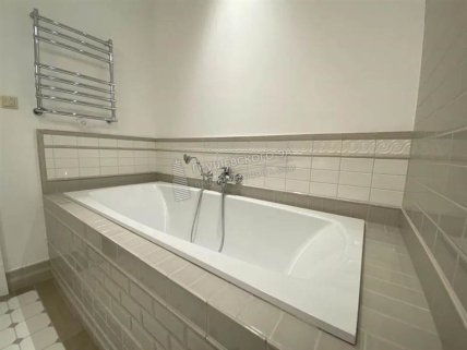 Квартира на Грушевського 9А за 15 тисяч доларів на місяць