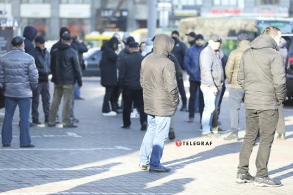 Перевозчики вышли на протест под Кабмином из-за новых правил