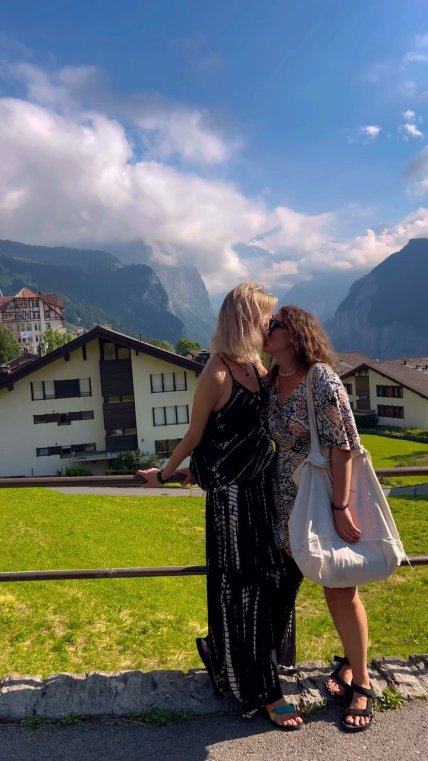 Зоя Мозговая с девушкой Юлией