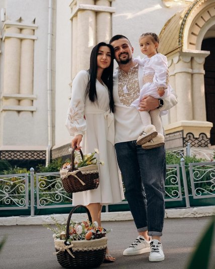 настя умка с мужем и дочерью